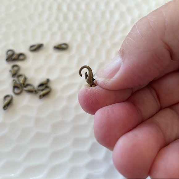 13 Lobster Claw Clasps 12mm in Antique Brass Tone for Jewelry Craft Making - Picture 3 of 5